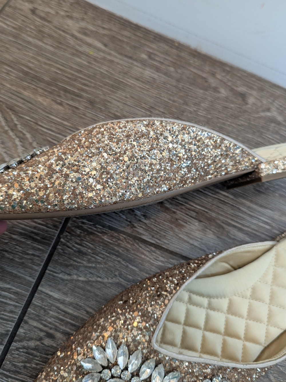 Birdies The Swan Jeweled Gold Sparkle Mule Slides NWOB Size 9.5 Glitter - Picture 7 of 12